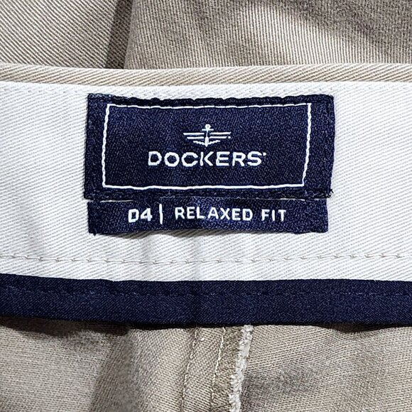 Dockers D4 Relaxed Fit Khaki Pants Pleated Front 5 Pockets - Picture 5 of 7